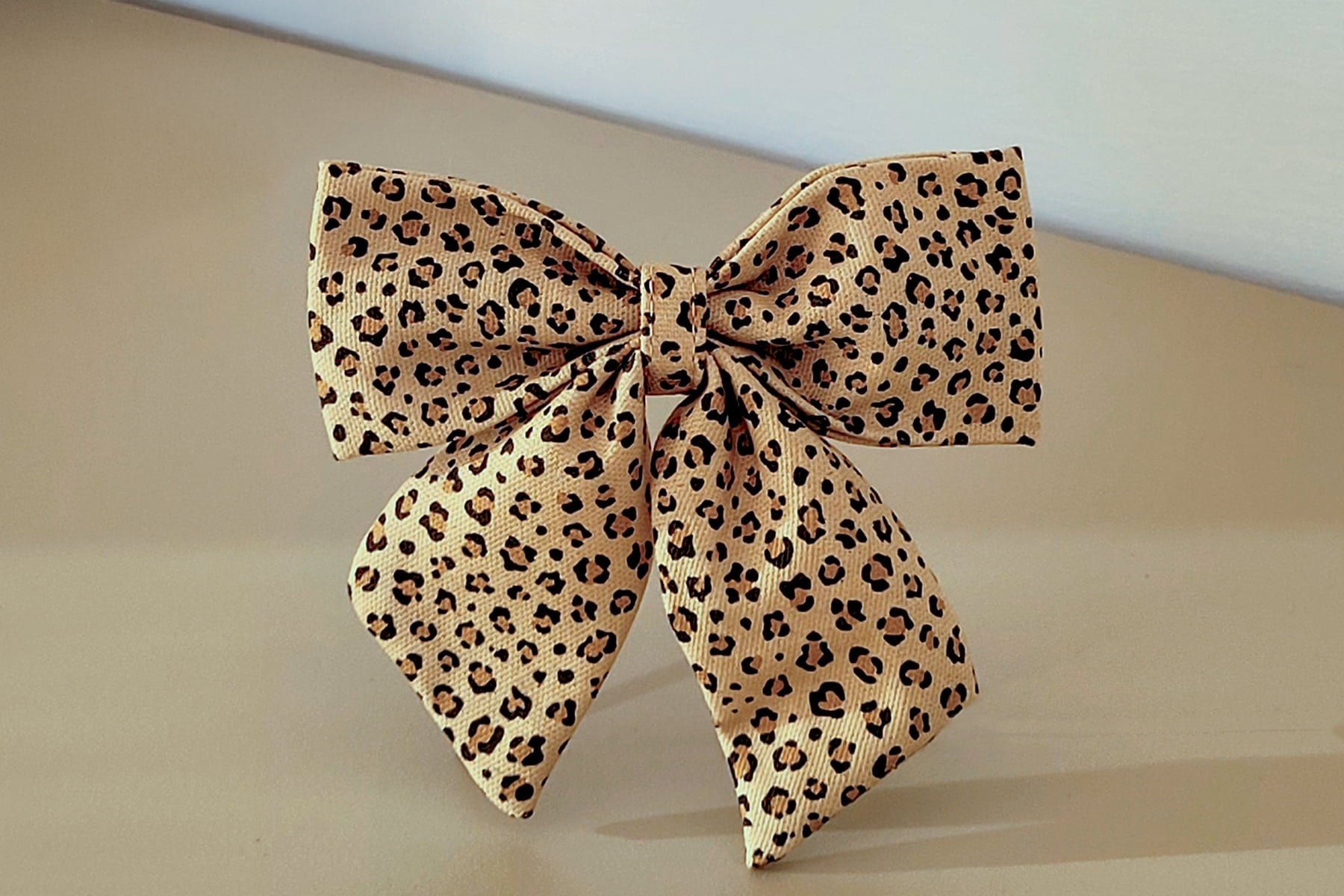 Nœud pour chien Leopaw de Pawpix et son motif léopard 