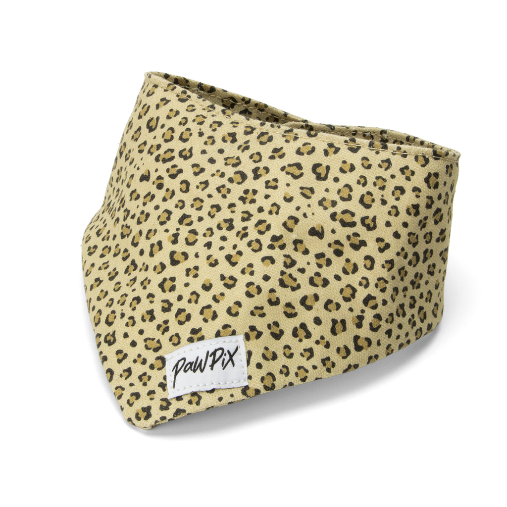 bandana Leopaw pour chien et chat au motif léopard. Le bandana est reglable avec des boutons pressions