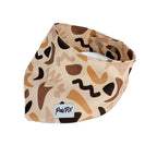 Bandana Chien Call of Pixie de PawPix. Vue de 3/4. Motif géométrique organique déclinaison de rose et marron.