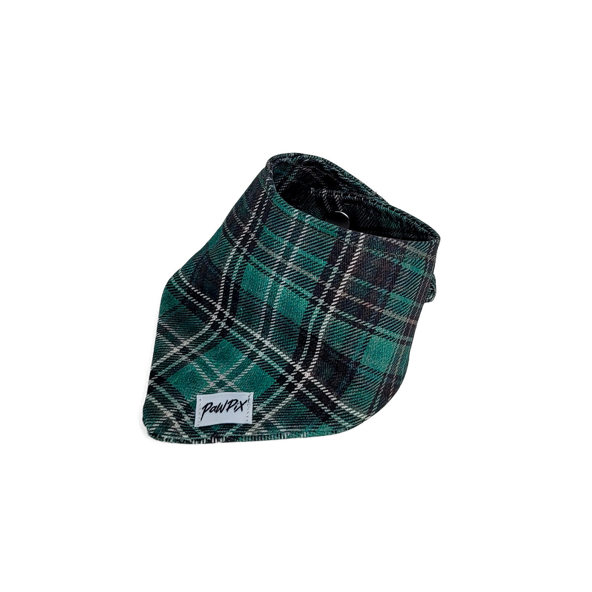 Bandana Chat Nessie de PawPix. Vue de 3/4. Motif tartan à carreaux écossais vert, taille chaton