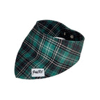 Bandana pour chien taille L au motif à carreaux vert tartan. Vue de profil