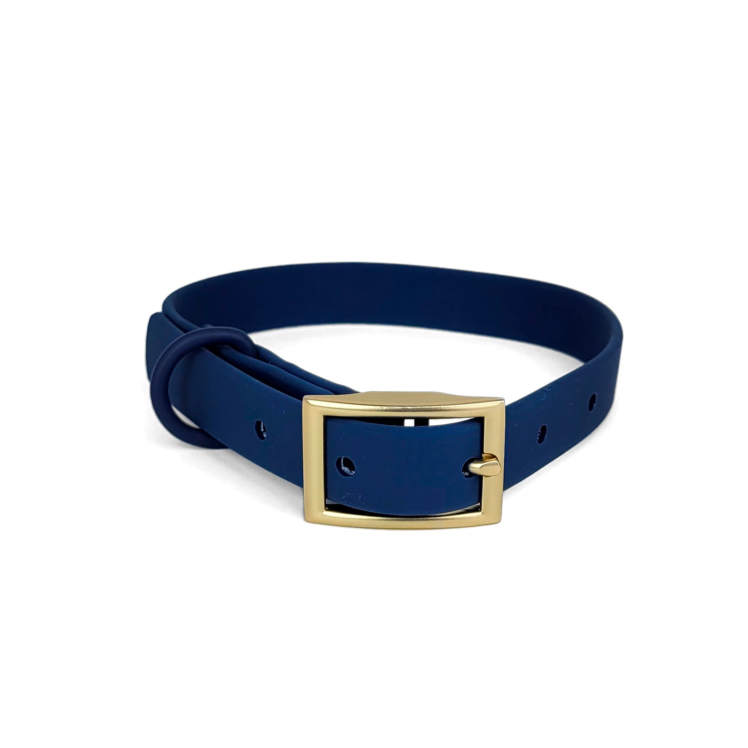 Collier en biothane Navy de Pawpix. Couleur bleu navy avec une boucle doré mat.