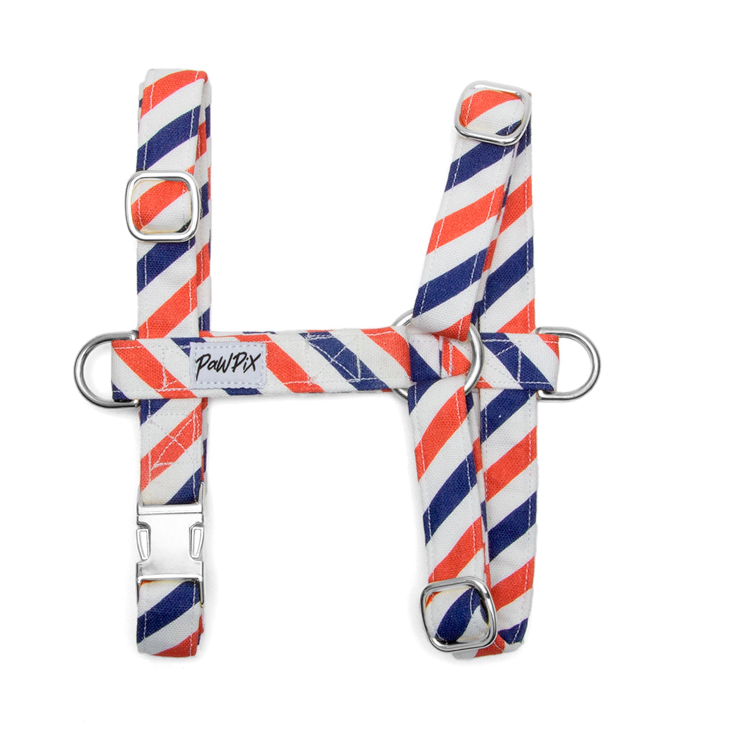 Harnais en H Pawtropte : Motif rayures bleu blanc rouge. Le harnais comporte une boucle anti-traction pour les chiens les plus fougueux. Les boucles sont argentés
