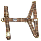 Harnais pour chien en Y Scotty et son motif tartan marron/orange. Les boucles du harnais en Y sont couleur or