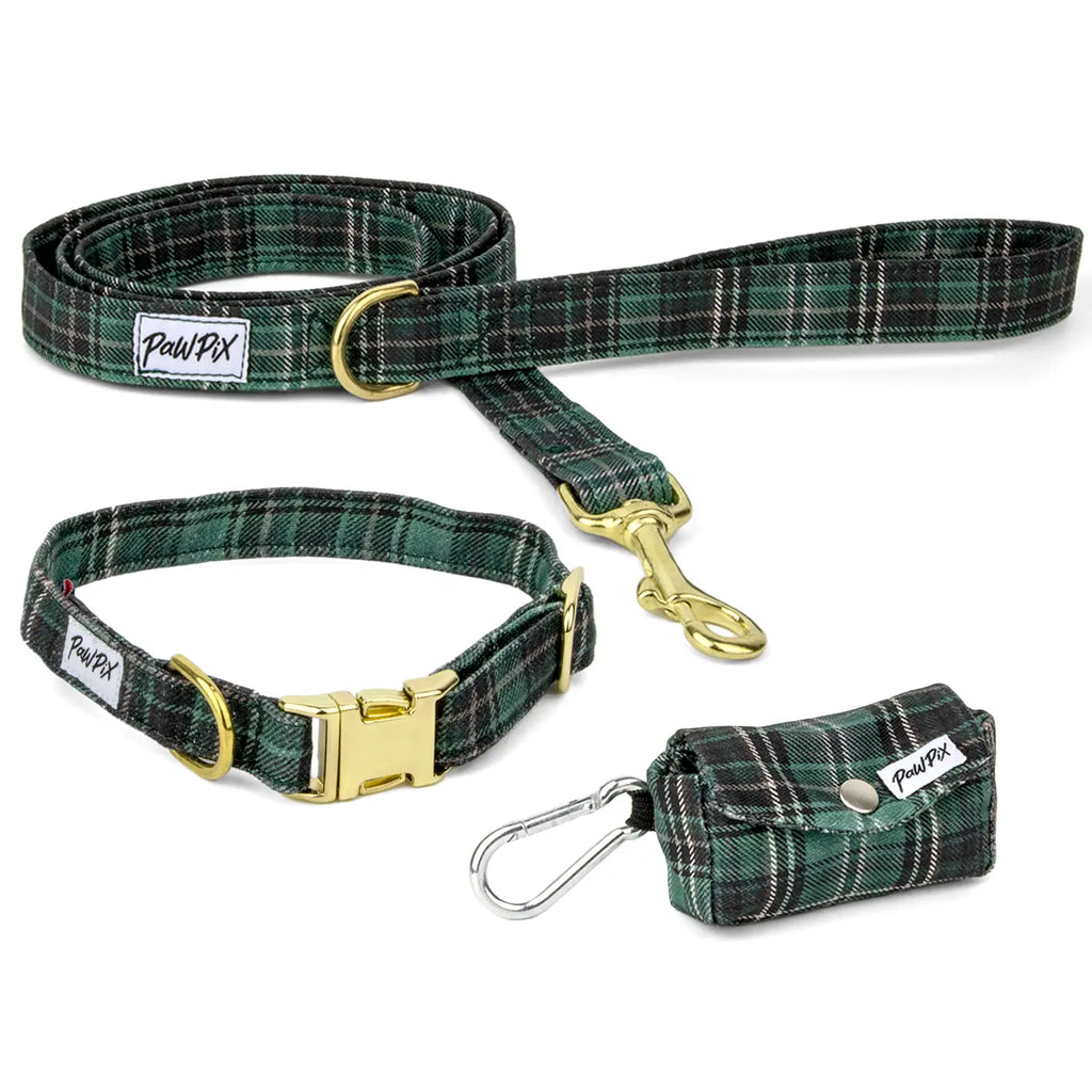 Kit de balade pour chien Nessie. Assortiment d'une laisse, un collier taille petit , et une pochette pour sacs à crottes.
Le tout avec un motif carreaux tartan vert écossais. 