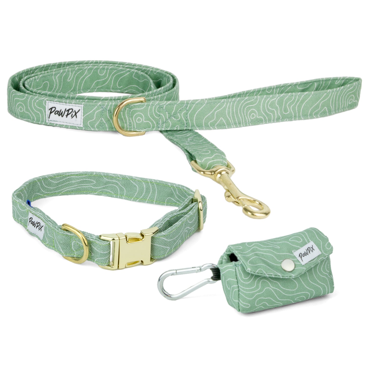 Kit de balade Topo pour chien petit. Composé d'une laisse, un collier taille petit et d'une pochette sac à crottes. Le motif Topo reprend le design géométrique abstrait des cartes de montagnes, avec des lignes blanches sur un fond vert