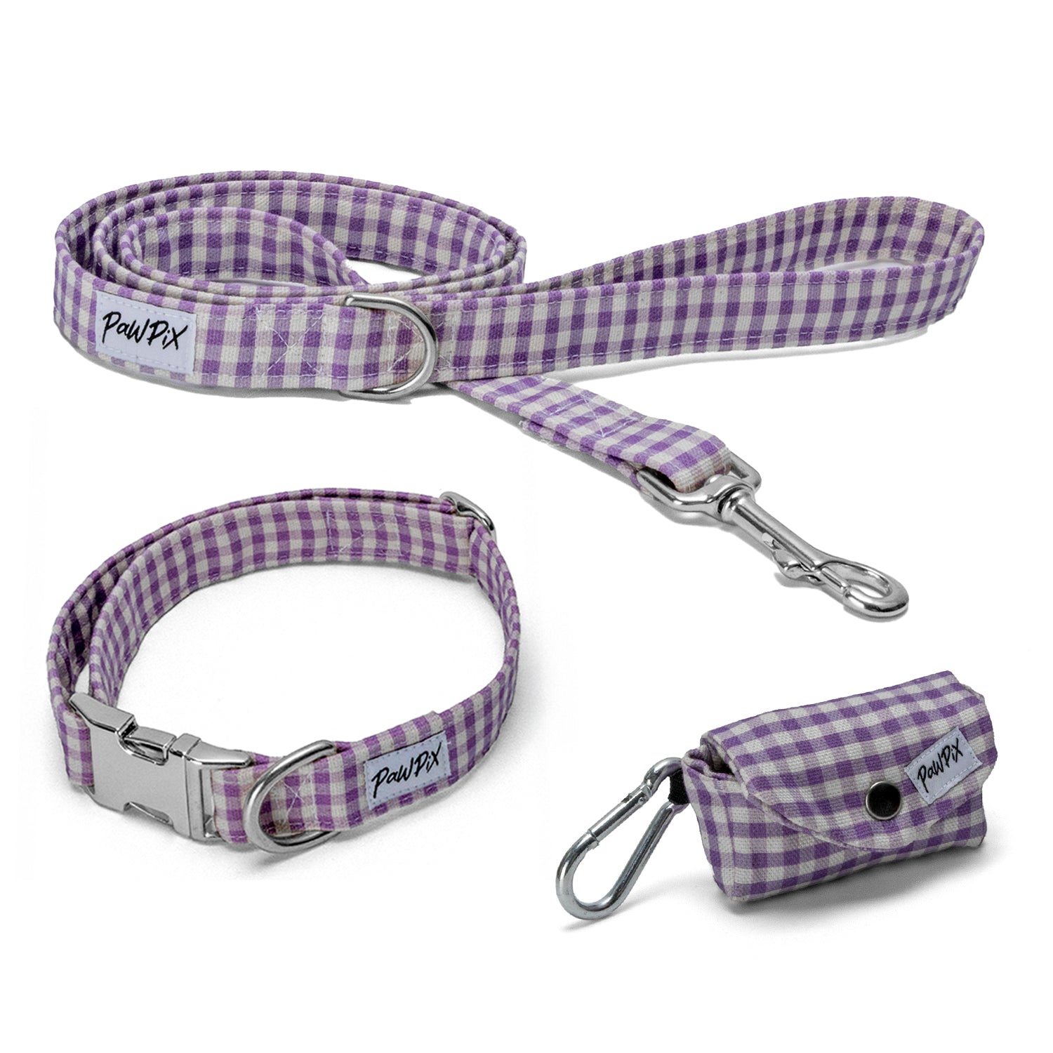 Le kit collier Cigalou est composé d'un collier, une laisse et une pochette sacs à crottes, le tout Motif vichy violet clair. La boucle de serrage, les anneaux en D, mousqueton et clips sont argentés