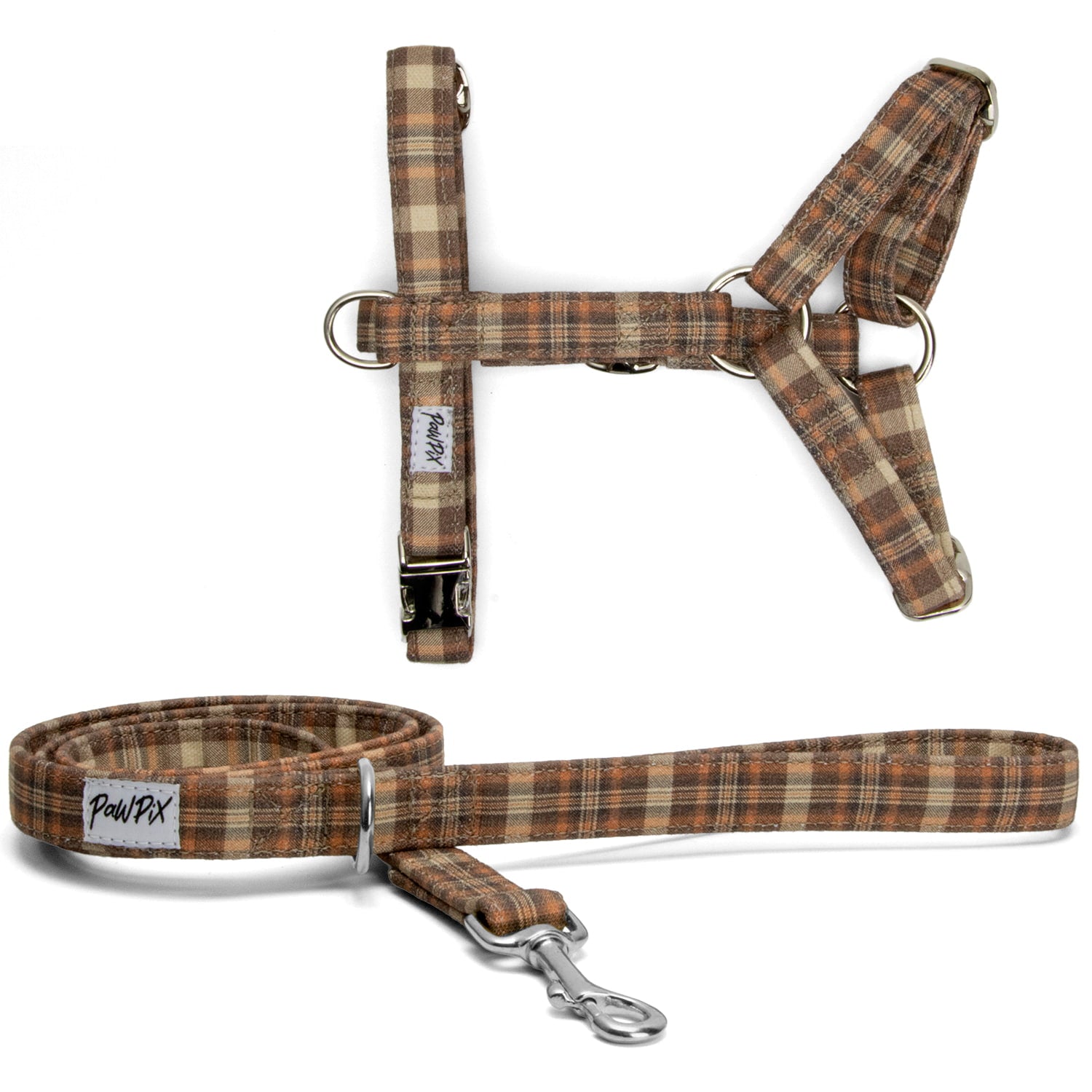 Ensemble harnais et laisse pour chat Scotty avec un motif tartan marron, orange ambiance automnale. Les boucles du harnais et de la laisse sont couleur argenté
