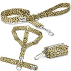 Le kit harnais pour chien Léopaw propose une laisse,un harnais en Y avec des boucles argenté  ainsi qu'une pochette sacs à crottes assortis dans un motif Léopard. 