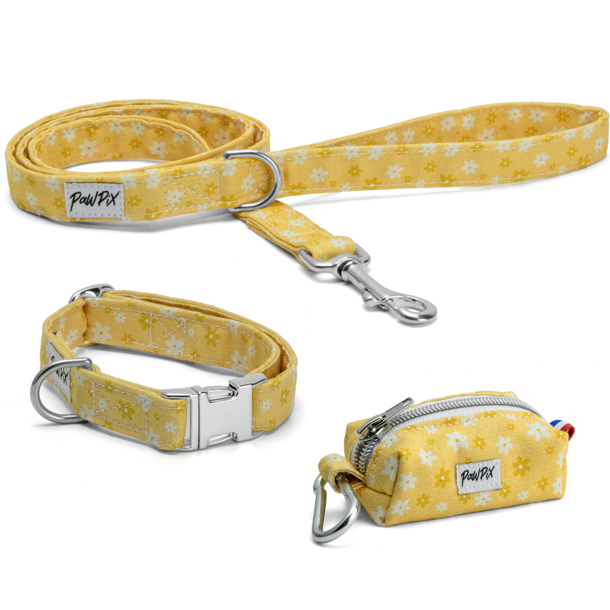 Kit collier pour chien Peachy Daisies. Le kit propose un collier (disponible en 4 tailles différentes), une laisse d'1m20 et une pochette sacs à crottes assortie au motif marguerites blanches et jaunes sur fond couleur pêche. 