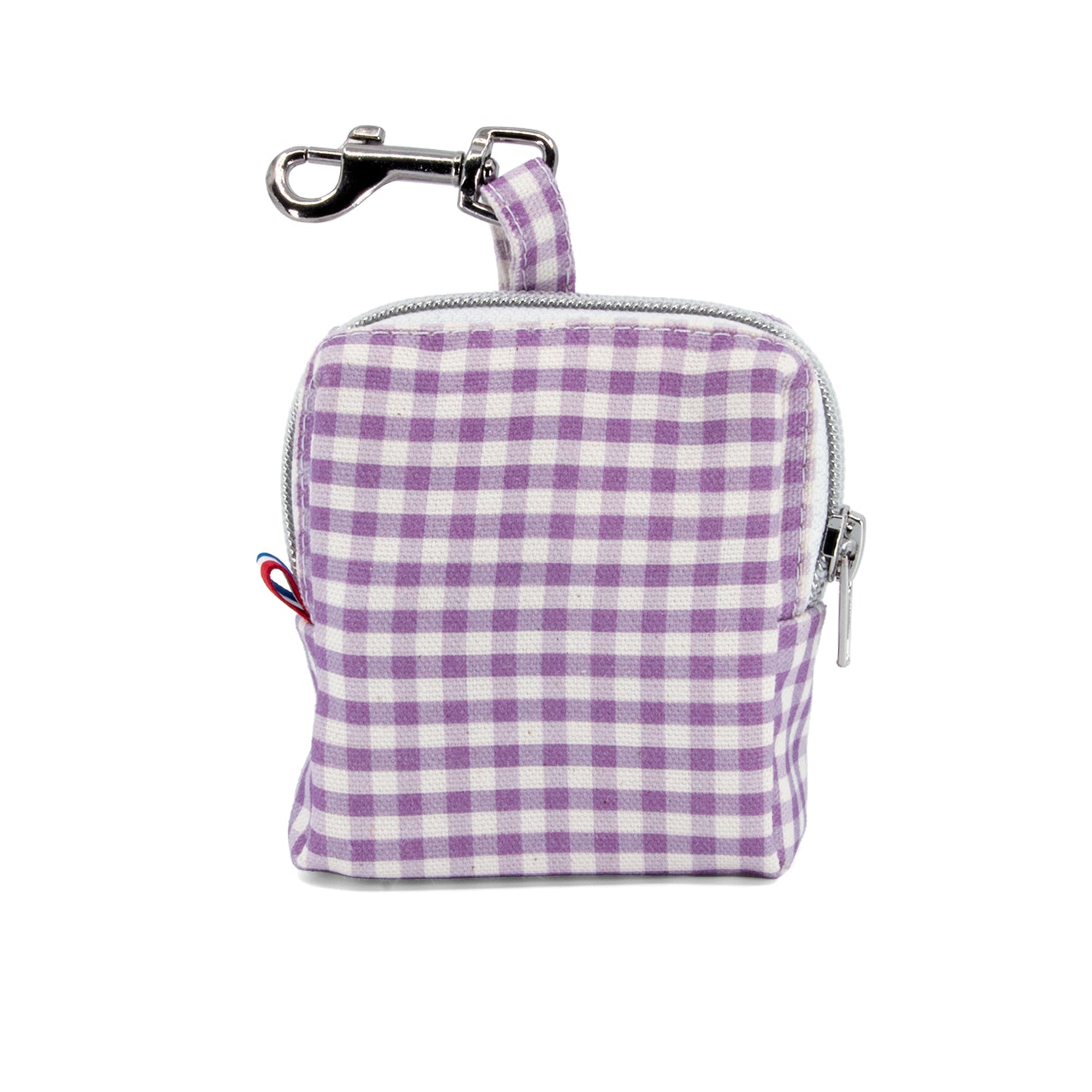 Vue d'ensemble de la mini sacoche Cigalou et son motif vichy lavande et blanc. Equipé d'un zip pour la fermeture et d'un mousqueton pour l'accroche 