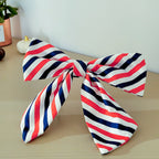 Nœud pour chien Pawtriote de Pawpix et son motif rayé bleu blanc rouge 